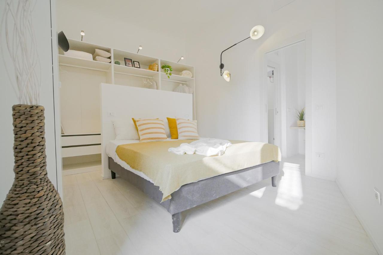 Cont36 -Total White- Esclusive Apartment Milan Bagian luar foto